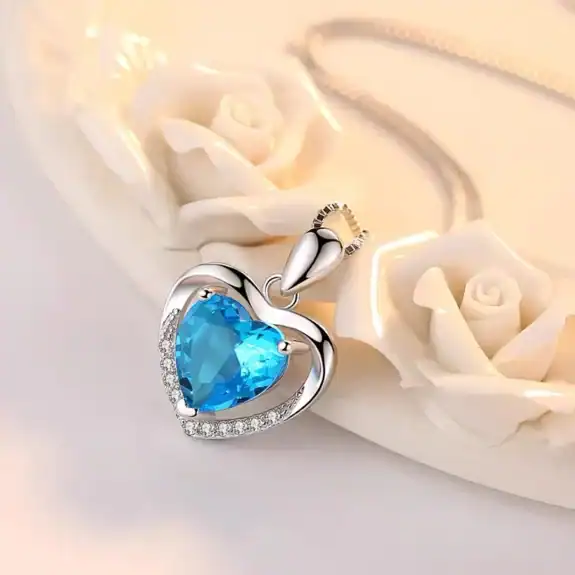 Collana Punto Luce a Cuore con Zirconia Cubica in Argento925 - Blu