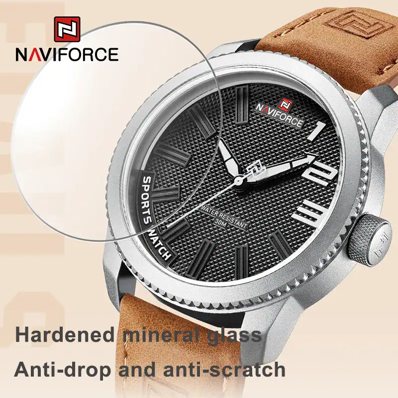 Orologio sportivo Naviforce con cinturino in pelle marrone, quadrante nero resistente agli urti, impermeabile fino a 30 metri, design elegante e funzionale per attività all'aperto e uso quotidiano.