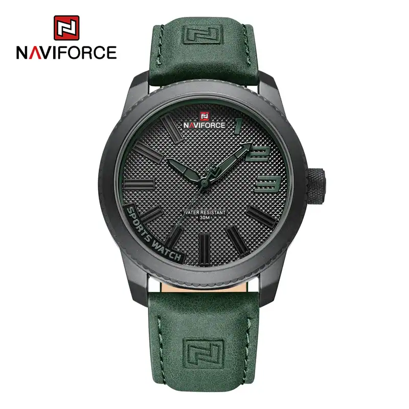 Orologio sportivo Naviforce con cinturino in pelle verde, quadrante nero resistente all'acqua, design elegante e robusto, ideale per uomo attivo e amante dello stile casual.
